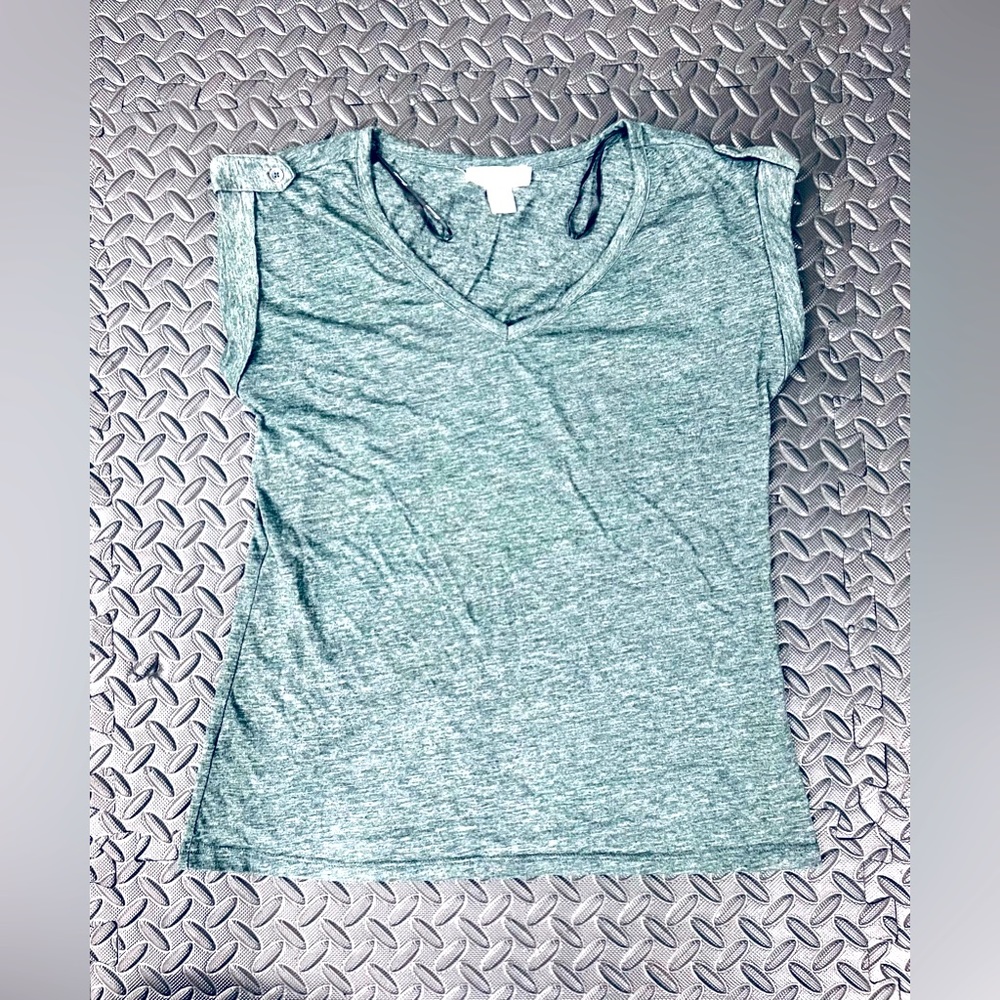 FOREVER 21 T-Shirt for Womens. Size Small, Color Gray.